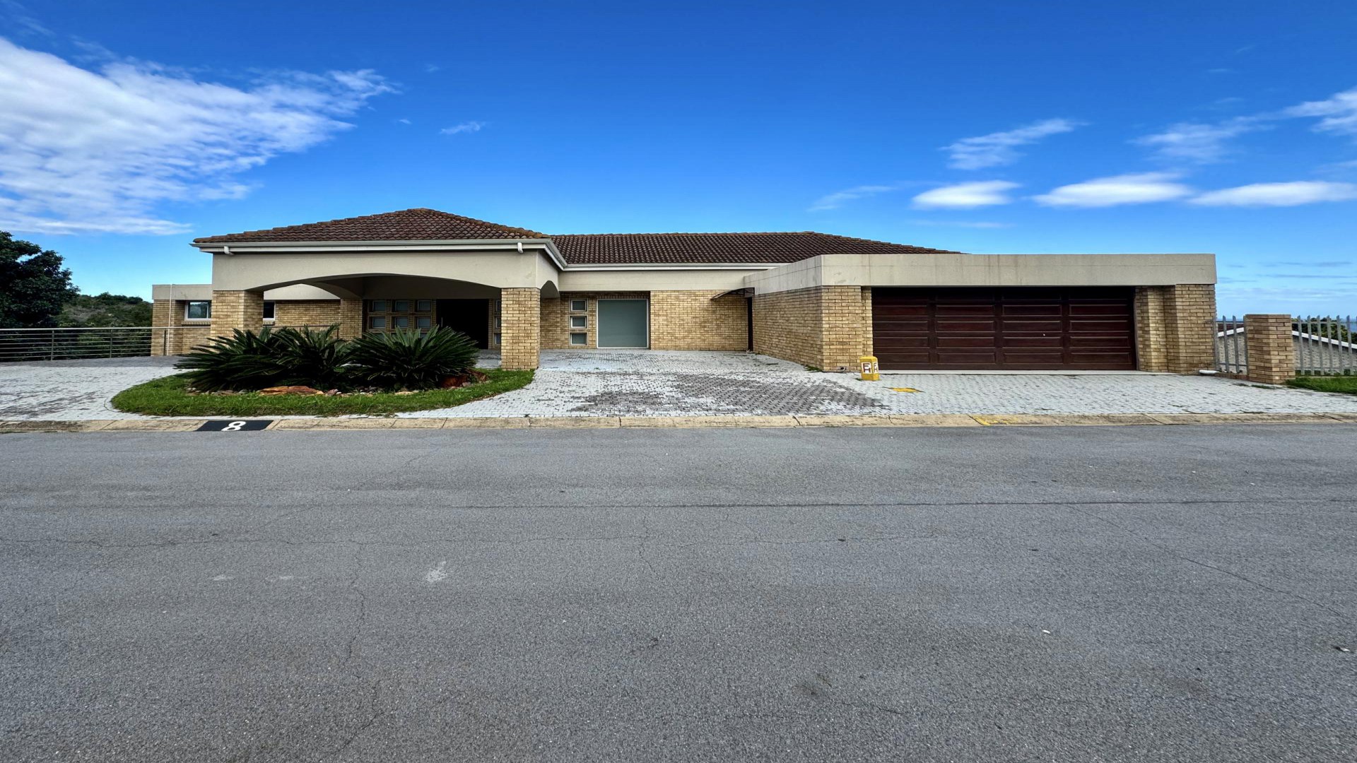 Front View of property in Blue Horizon Bay