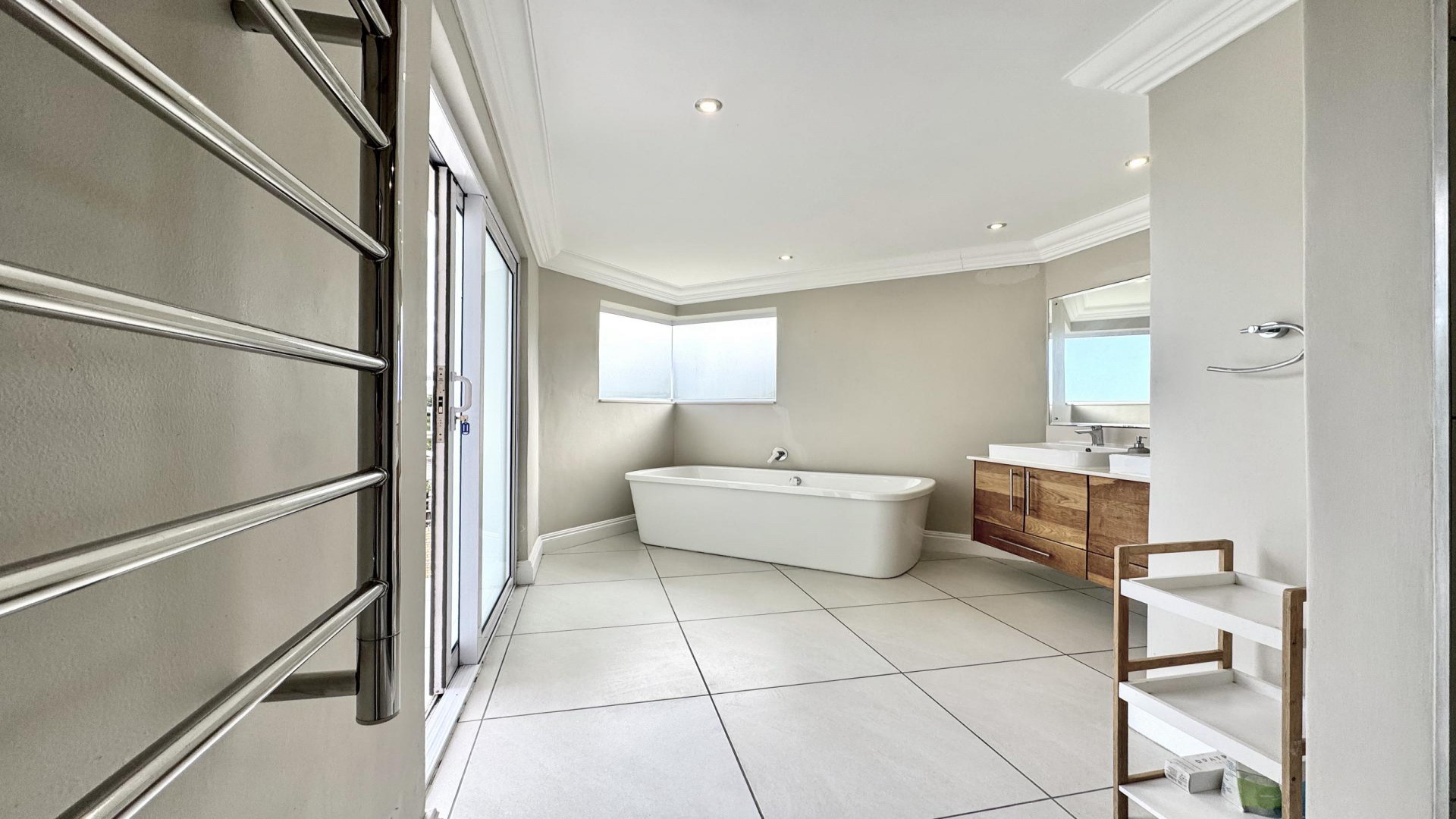 Bathroom 1 of property in Blue Horizon Bay