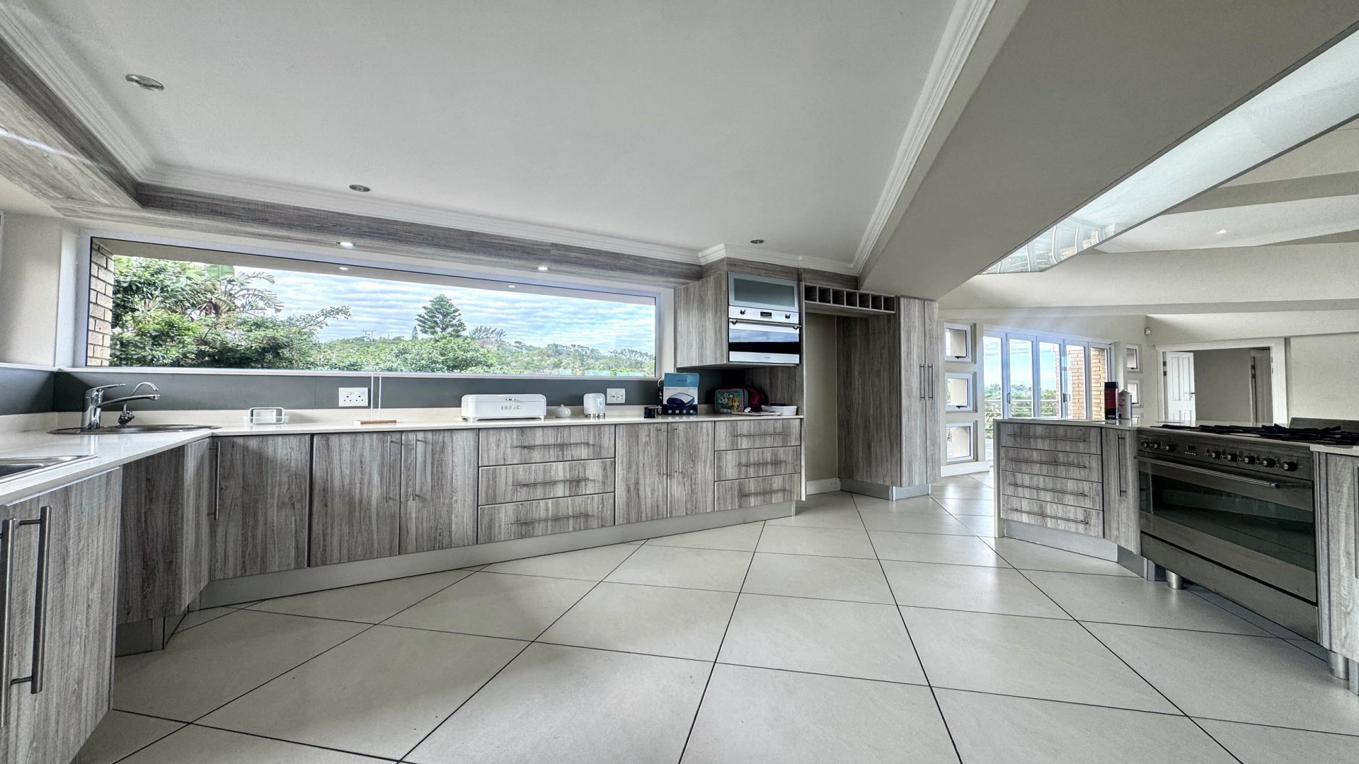 Kitchen of property in Blue Horizon Bay