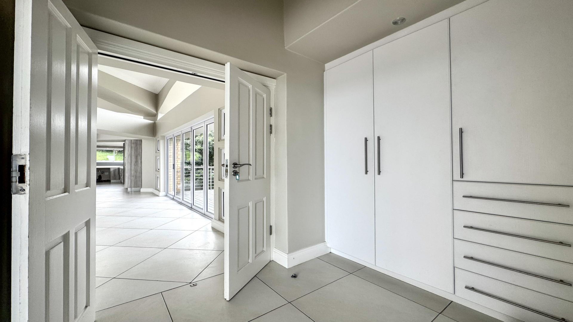 Spaces of property in Blue Horizon Bay