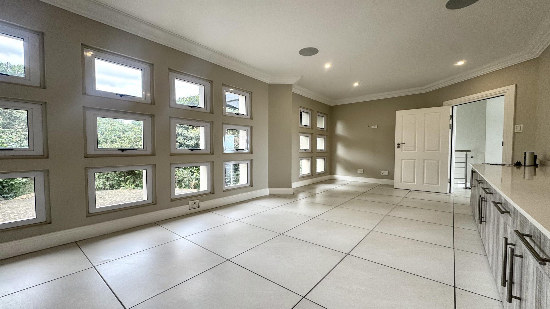 Spaces of property in Blue Horizon Bay