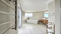 Bathroom 1 of property in Blue Horizon Bay