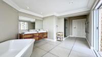 Bathroom 1 of property in Blue Horizon Bay