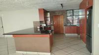 Kitchen of property in Maroelana