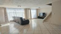 Lounges of property in Maroelana