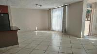Lounges of property in Maroelana
