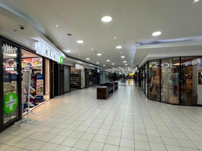 Commercial to Rent in Rondebosch   - Property to rent - MR717339