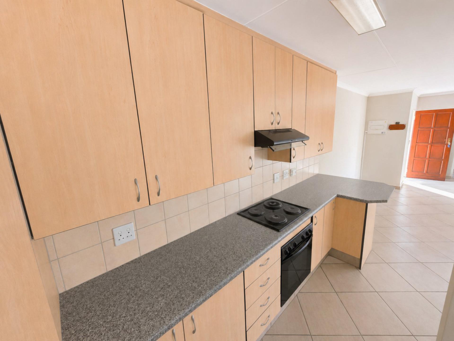  of property in Magalieskruin