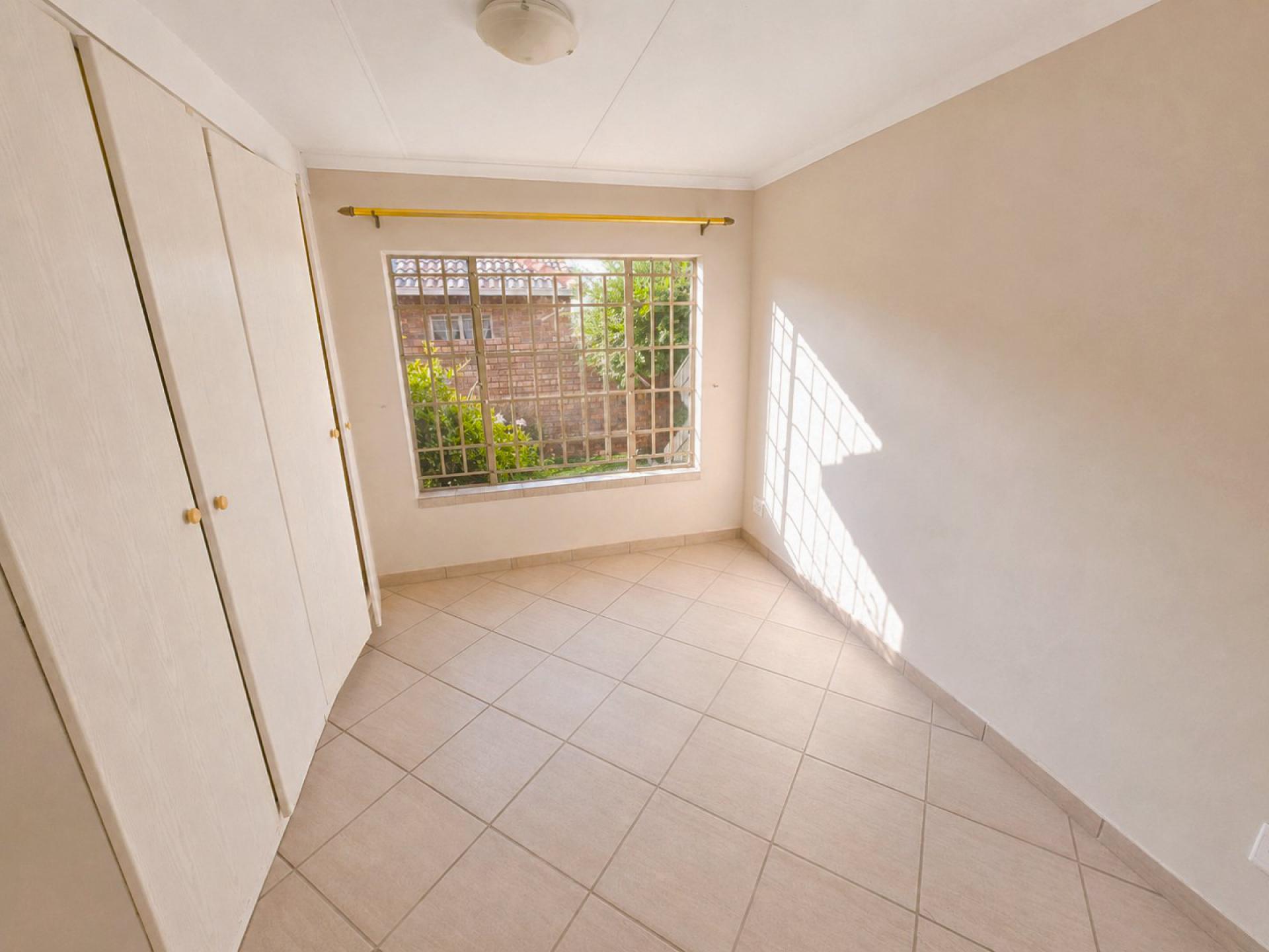  of property in Magalieskruin