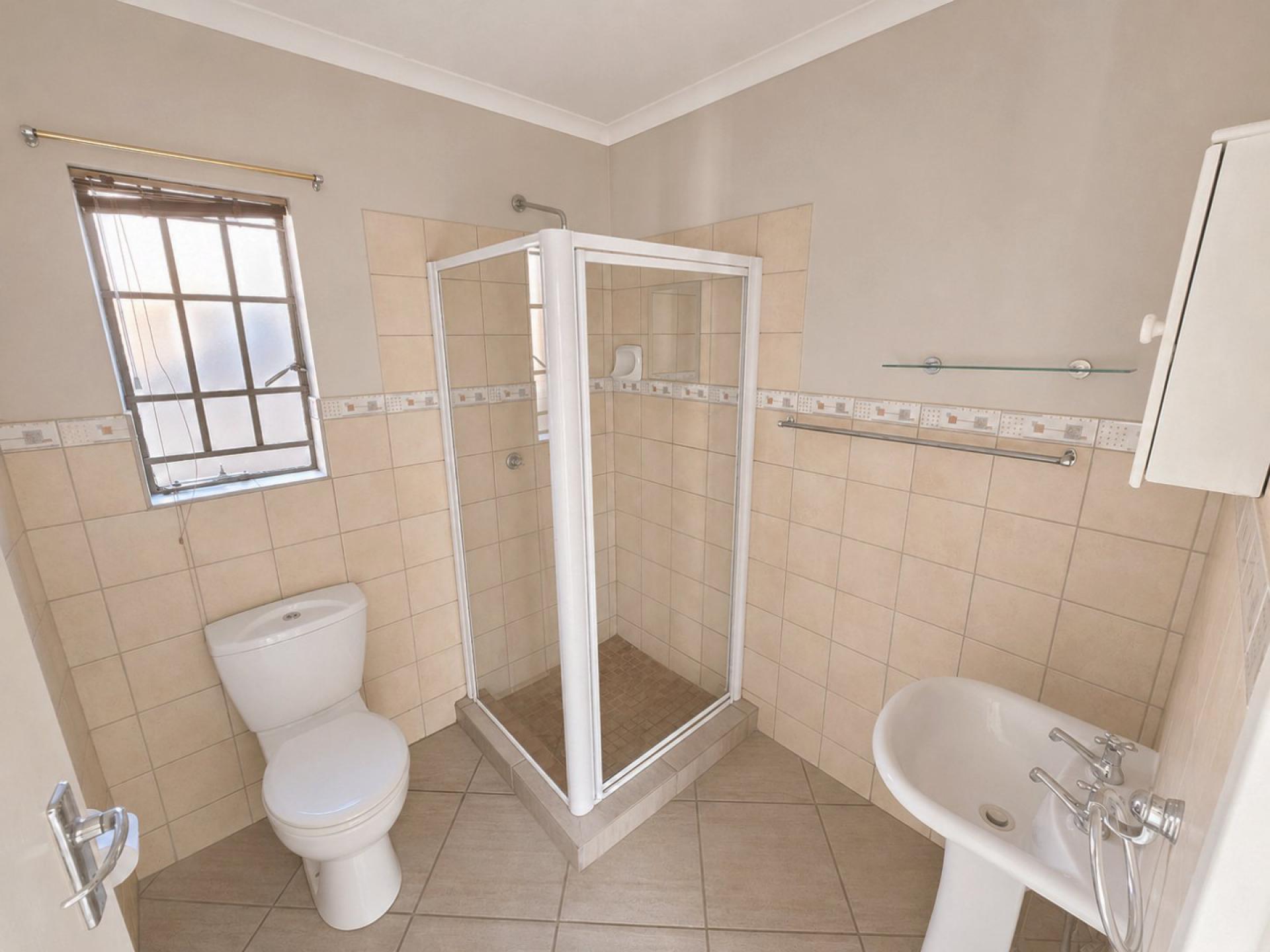  of property in Magalieskruin