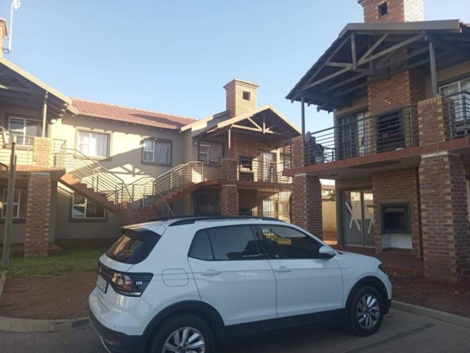 Simplex to Rent in Ivy Park - Property to rent - MR717362