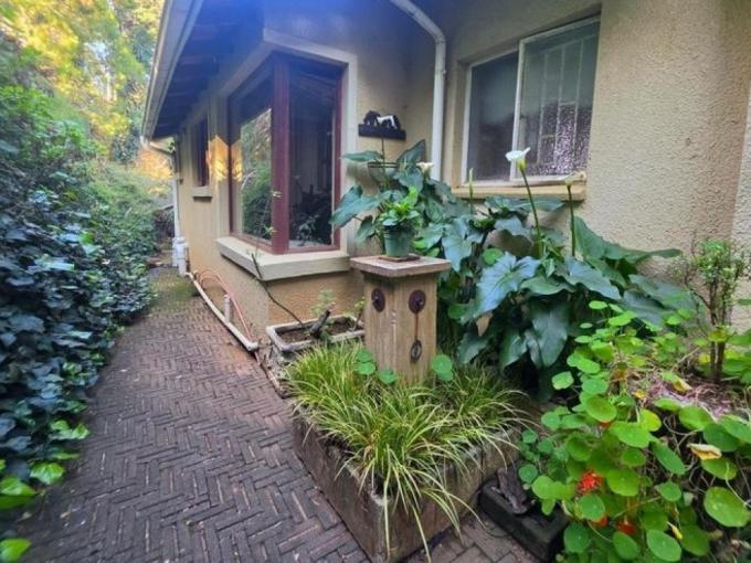 4 Bedroom House for Sale For Sale in Glenvista - MR717375