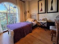 of property in Glenvista