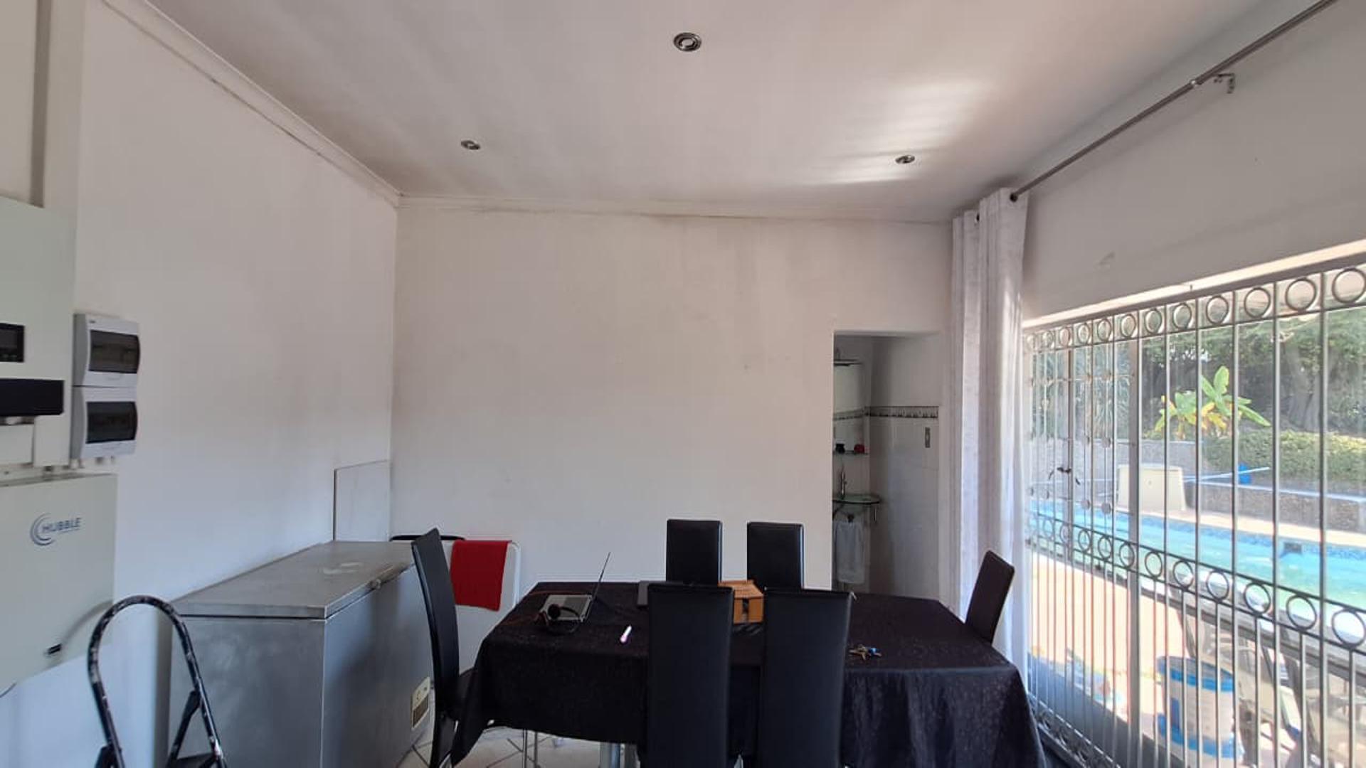 Dining Room - 17 square meters of property in Kew