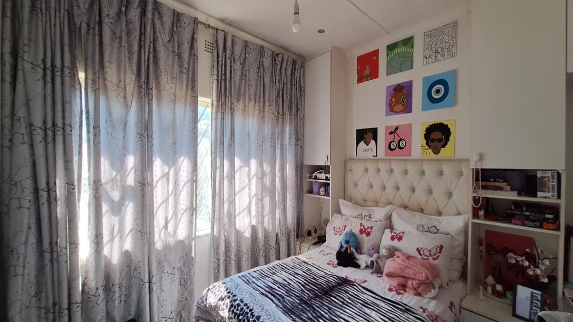 Bed Room 3 - 15 square meters of property in Kew