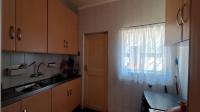 Kitchen - 27 square meters of property in Kew
