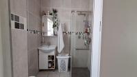 Main Bathroom - 5 square meters of property in Kew