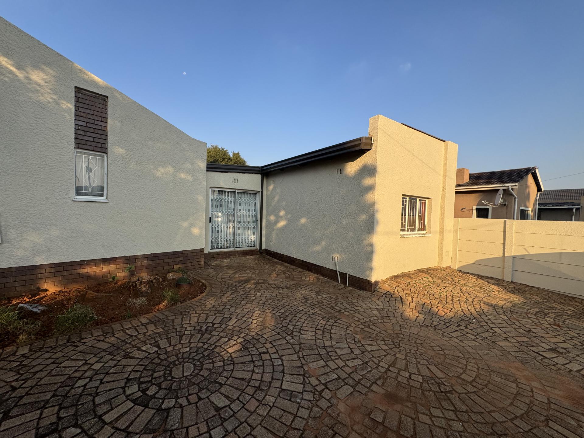  of property in Witpoortjie