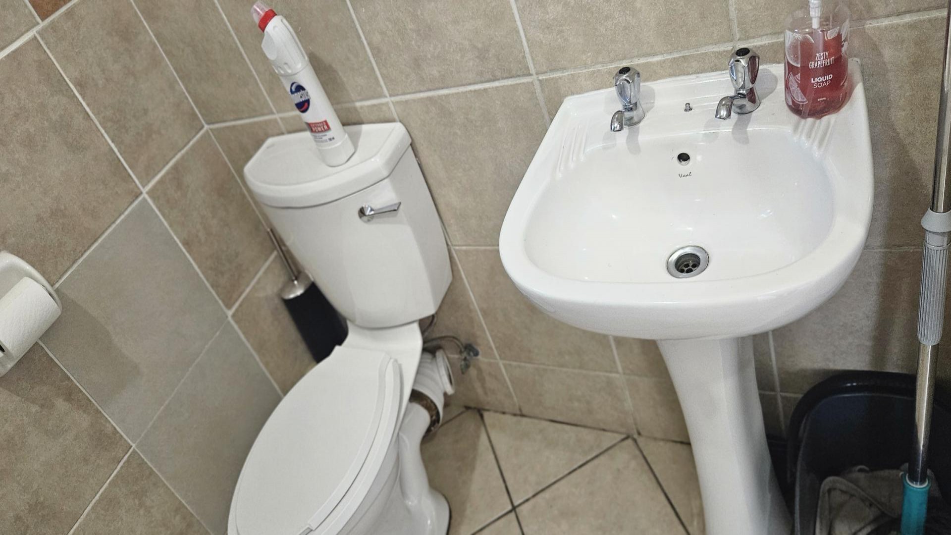 Bathroom 1 of property in Noordhang