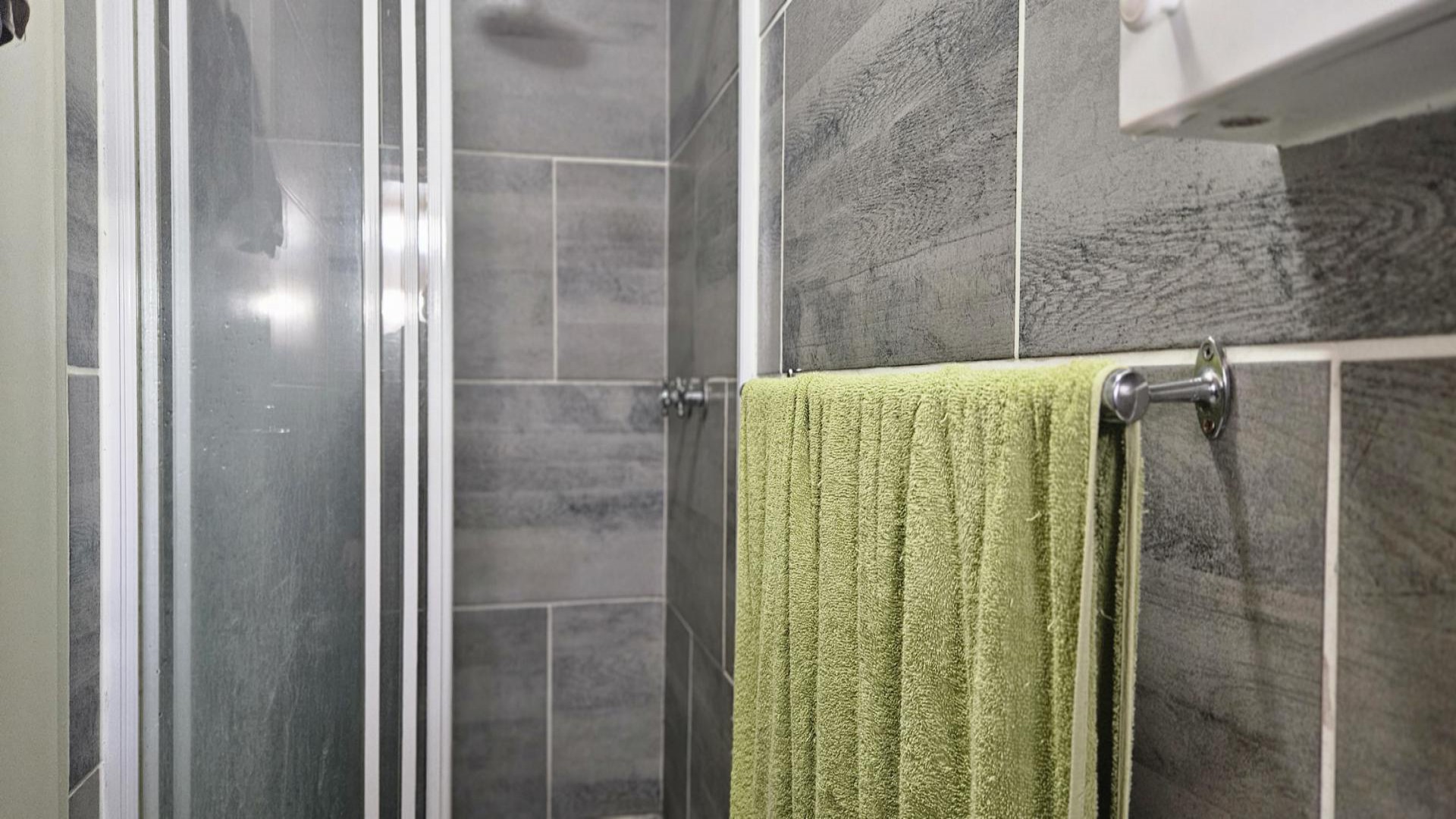 Bathroom 2 of property in Noordhang