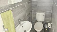 Bathroom 2 of property in Noordhang
