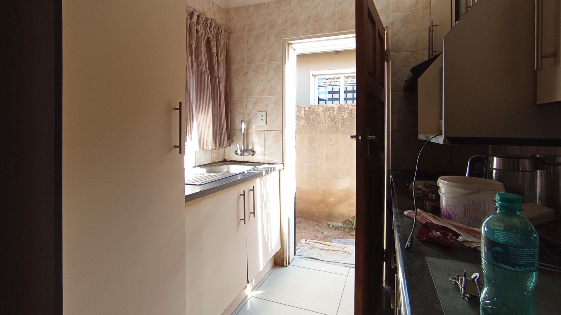 Kitchen - 5 square meters of property in Mahube Valley