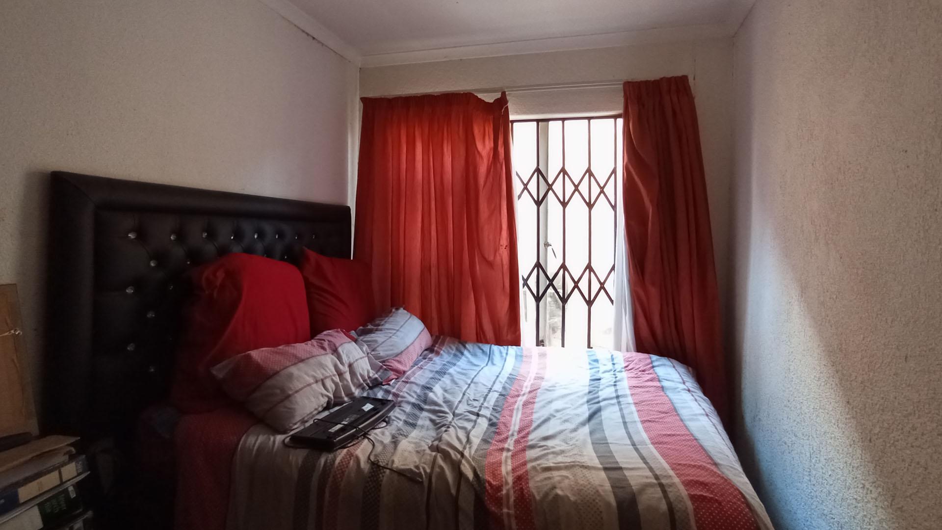 Bed Room 1 - 9 square meters of property in Mahube Valley