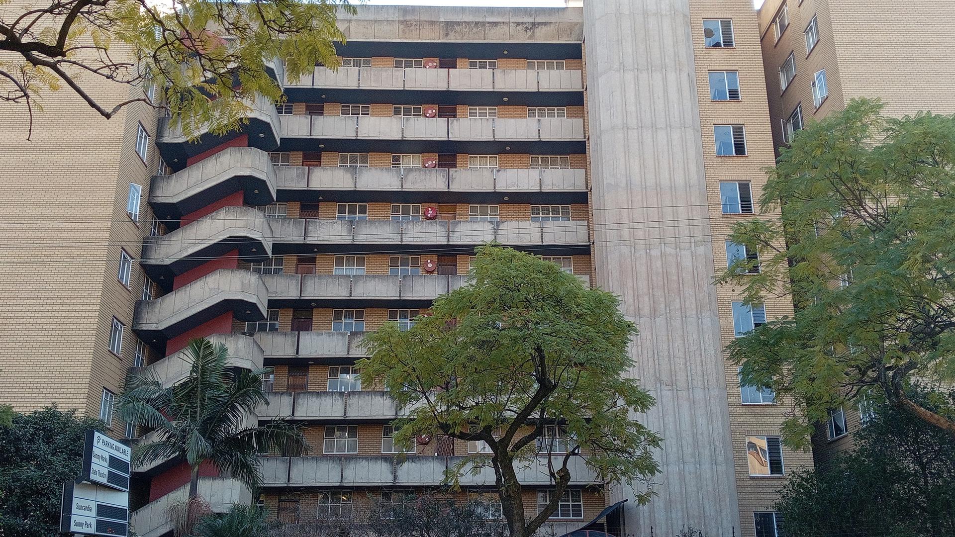 Front View of property in Arcadia