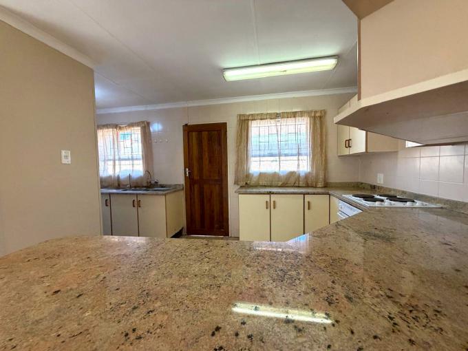 3 Bedroom Simplex for Sale For Sale in Elarduspark - MR717508