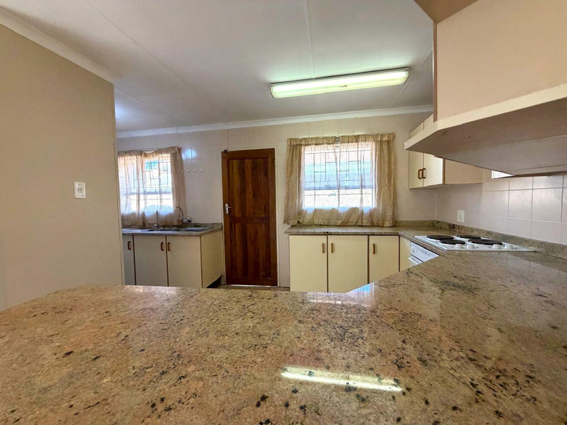  of property in Elarduspark