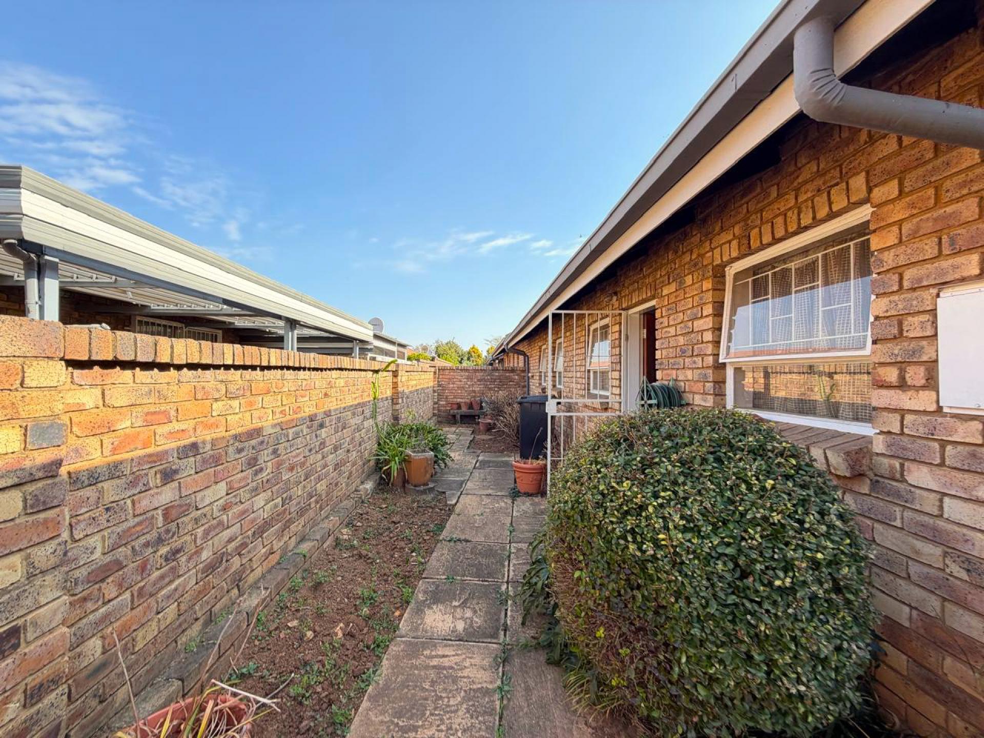 of property in Elarduspark