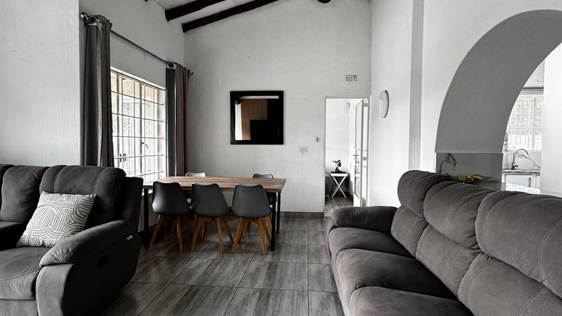 Dining Room of property in Weltevreden Park