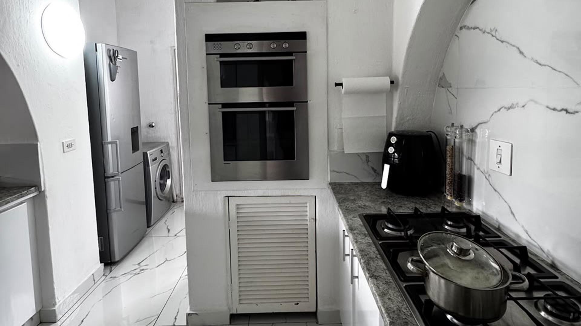 Kitchen of property in Weltevreden Park