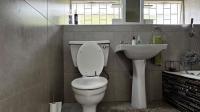 Bathroom 1 of property in Weltevreden Park