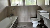 Main Bathroom of property in Weltevreden Park
