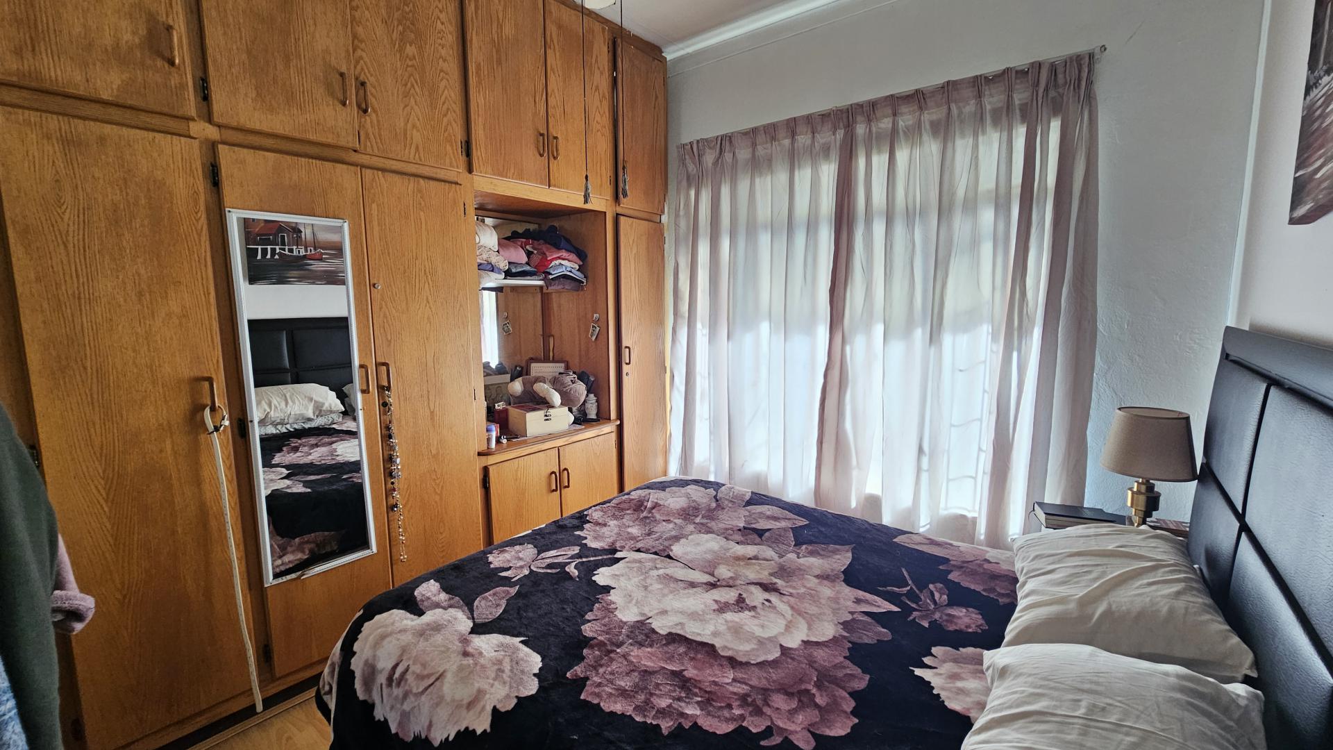 Bed Room 1 of property in Vanderbijlpark