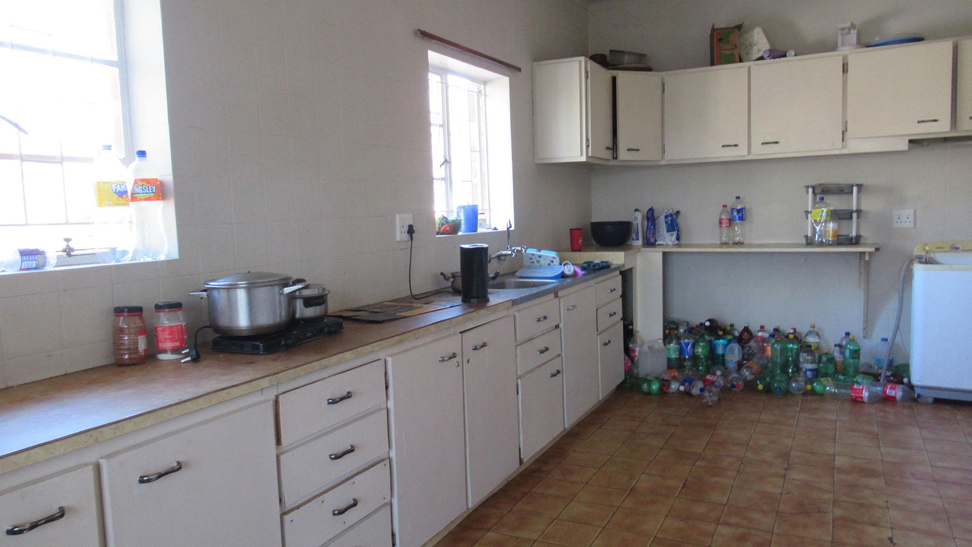 Kitchen - 39 square meters of property in Bezuidenhout Valley
