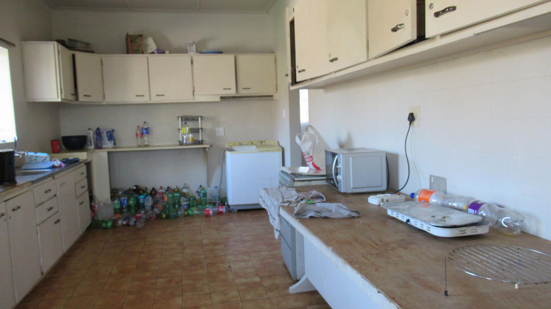 Kitchen - 39 square meters of property in Bezuidenhout Valley