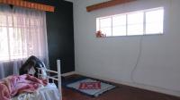 Bed Room 1 - 19 square meters of property in Bezuidenhout Valley