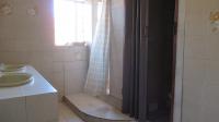 Bathroom 2 - 8 square meters of property in Bezuidenhout Valley
