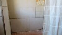 Bathroom 2 - 8 square meters of property in Bezuidenhout Valley