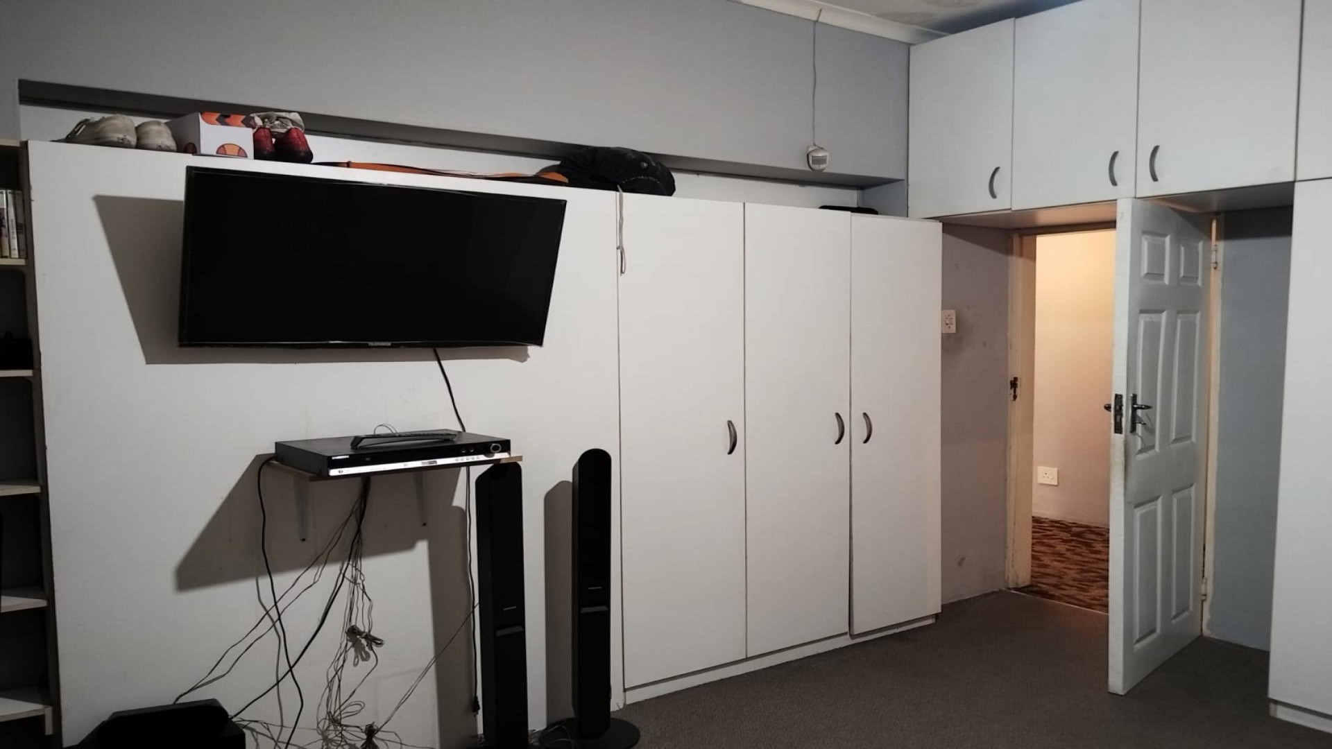Bed Room 1 of property in Bellair - DBN