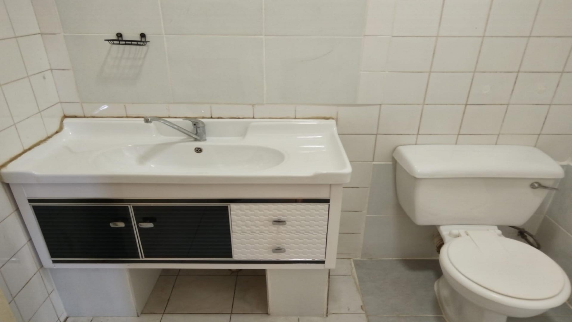 Bathroom 1 of property in Bellair - DBN