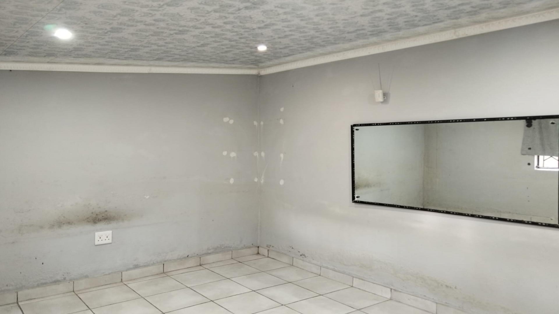 Bed Room 5+ of property in Bellair - DBN