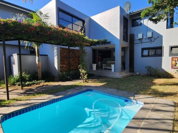 8 Bedroom Guest House for Sale For Sale in Umhlanga  - MR717555