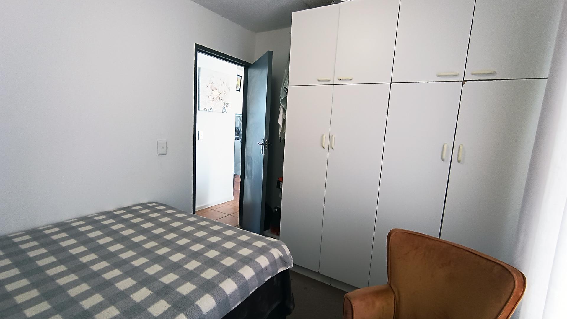 Bed Room 1 - 9 square meters of property in Costa Da Gama