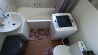 Bathroom 1 - 4 square meters of property in Costa Da Gama