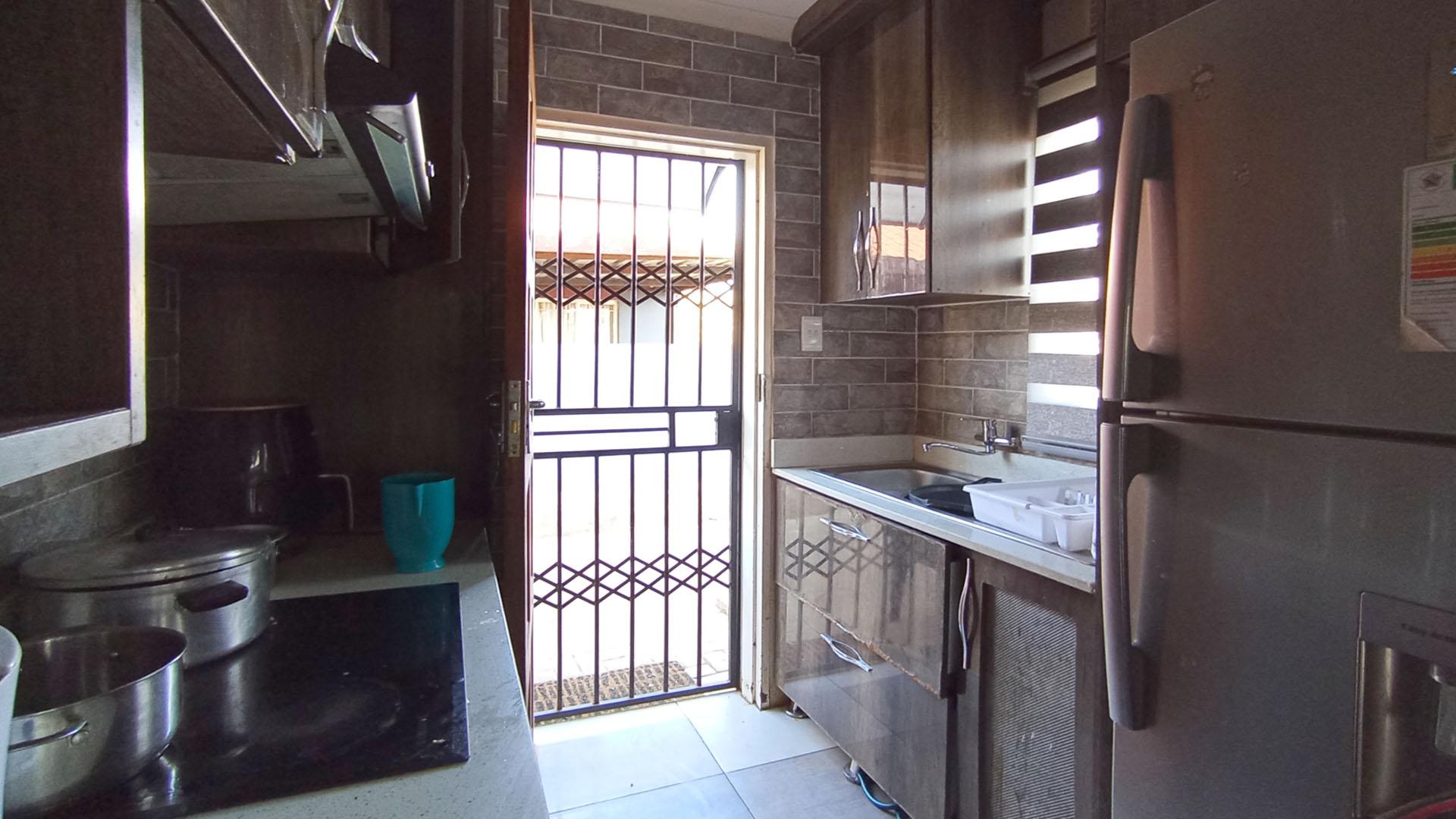 Kitchen - 6 square meters of property in Gem Valley