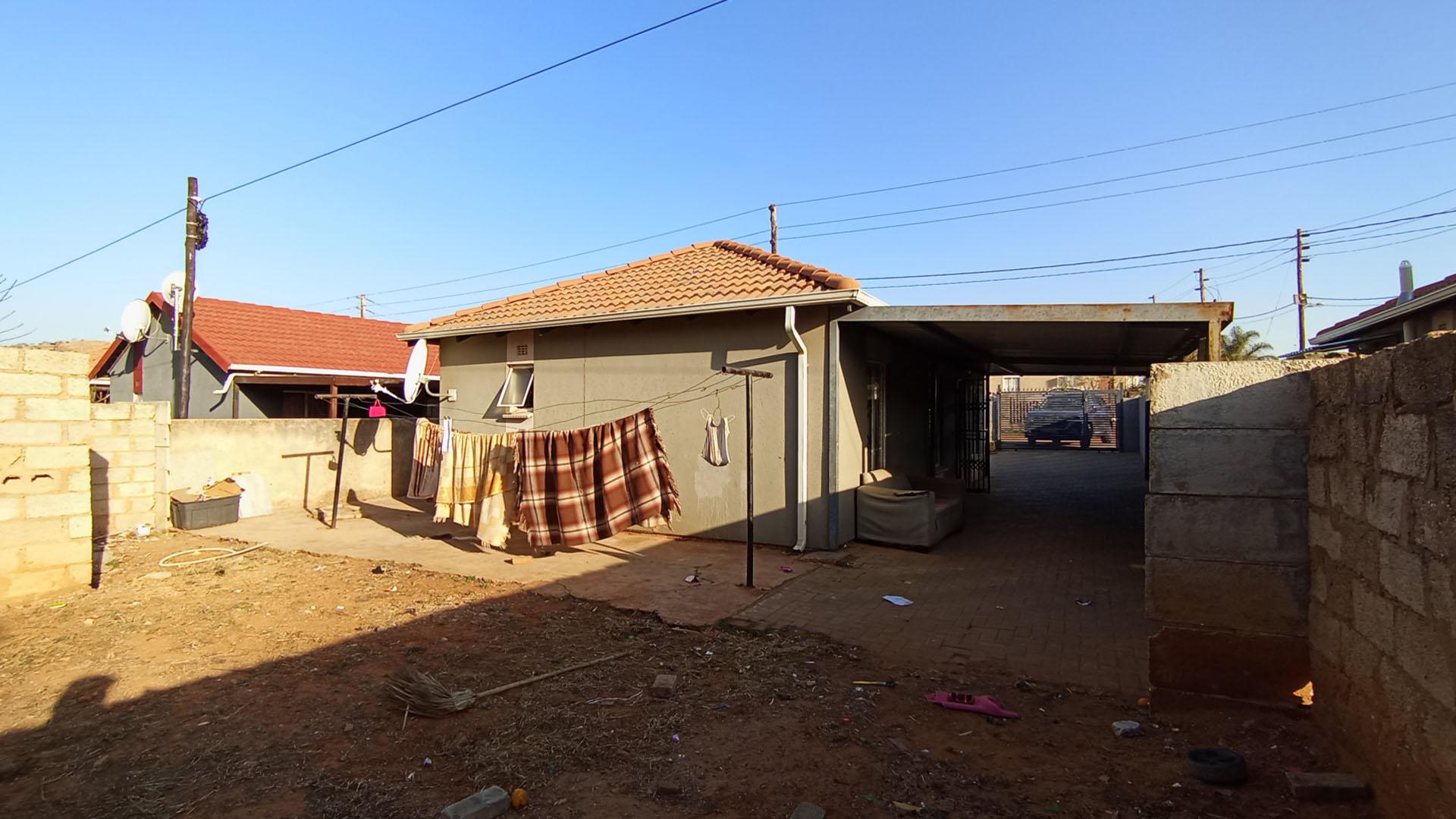 Backyard of property in Gem Valley