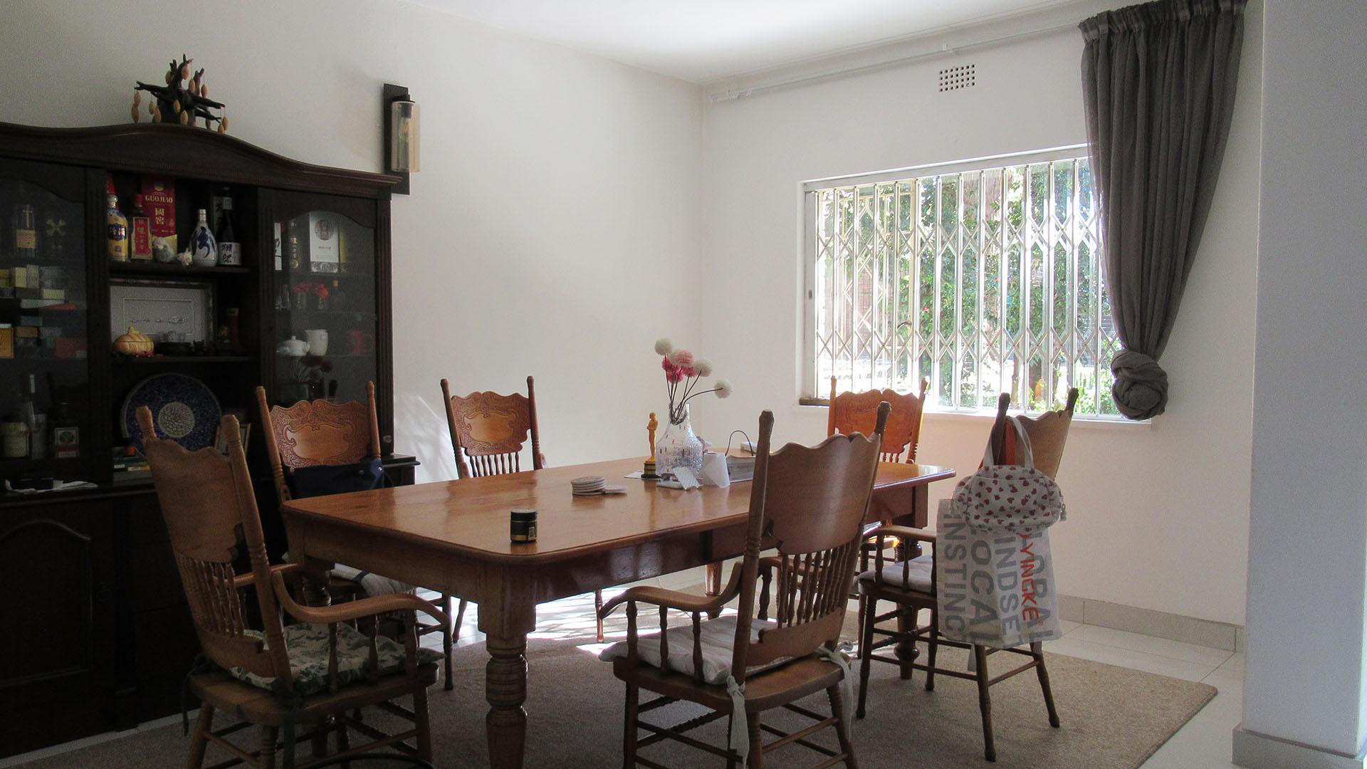 Dining Room - 15 square meters of property in Sandown